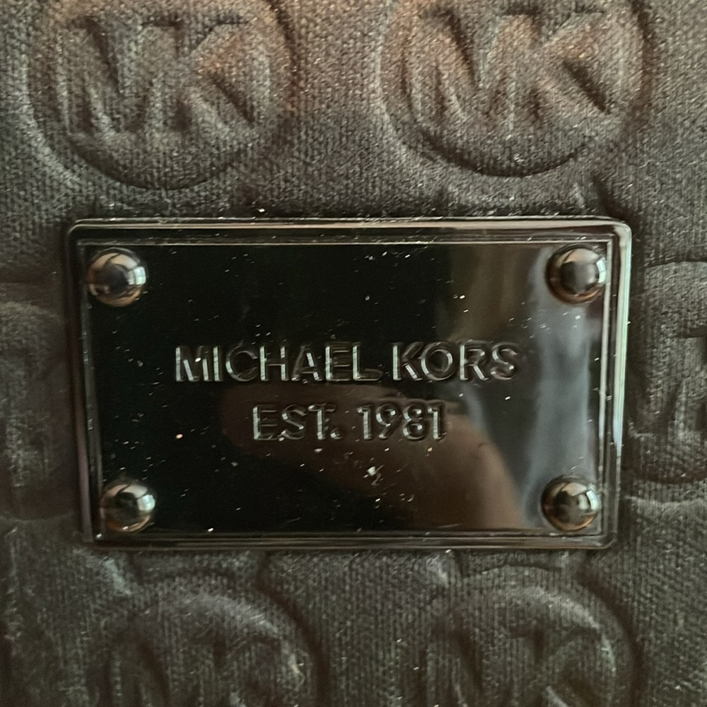 Michael Kors Black Tote Bag Minimalist Design Everyday Essential - Picture 4 of 10